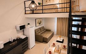 Loft de Luxo no Braga: Perfeito para Casais - Ar, Wi-Fi e Estilo